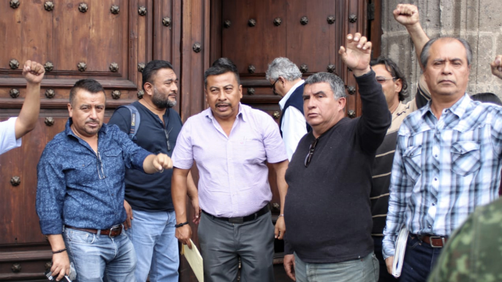 Acuerdan CNTE y López Obrador reinstalación de 386 maestros