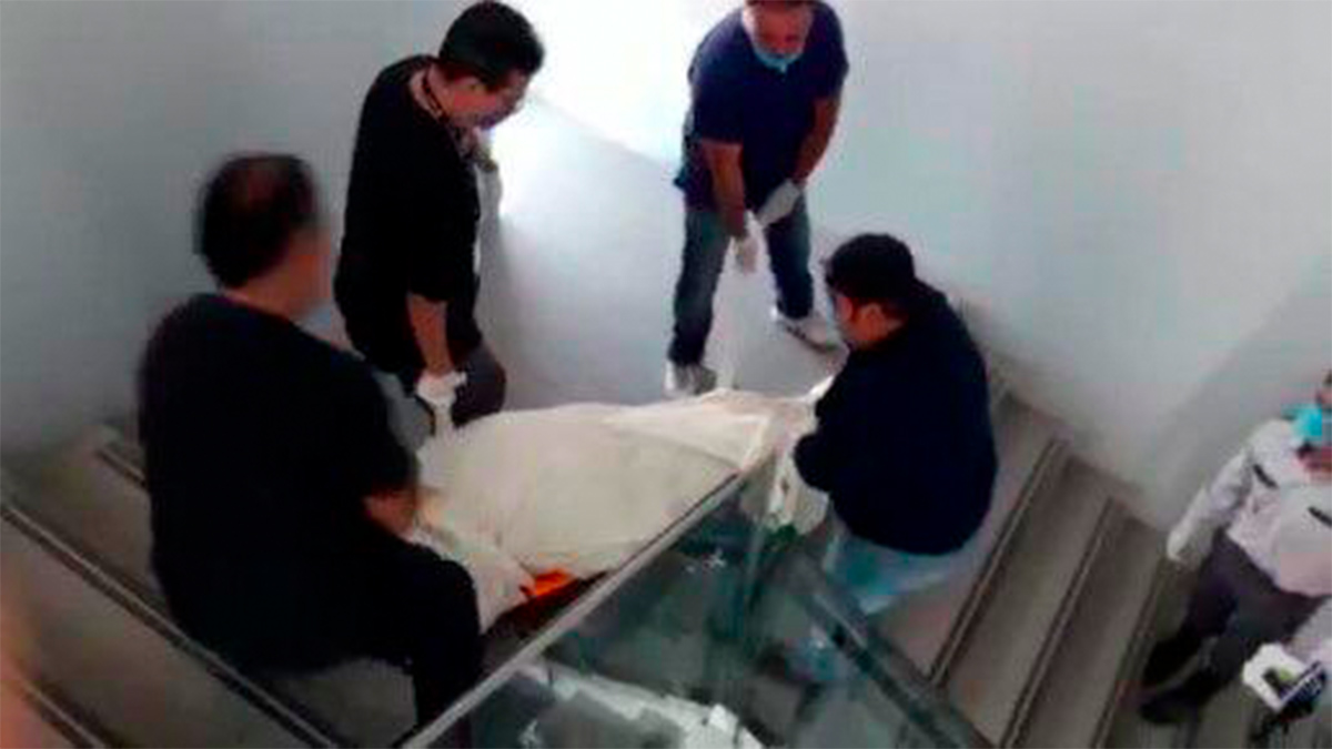 Colapsa servicio del ISSSTE en Querétaro; bajan en peso los cadáveres, no sirven elevadores