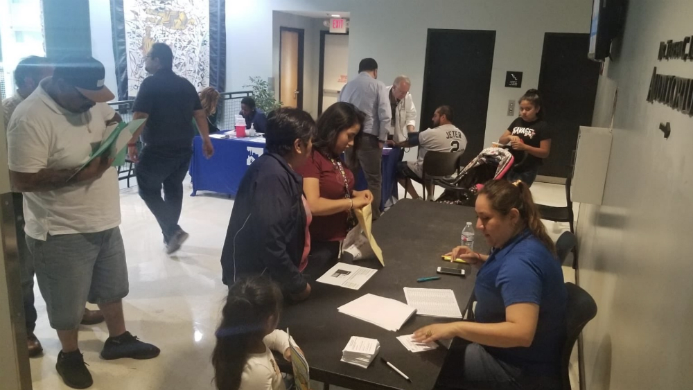 Red consular atiende a cinco mil 940 migrantes mexicanos en EE.UU.