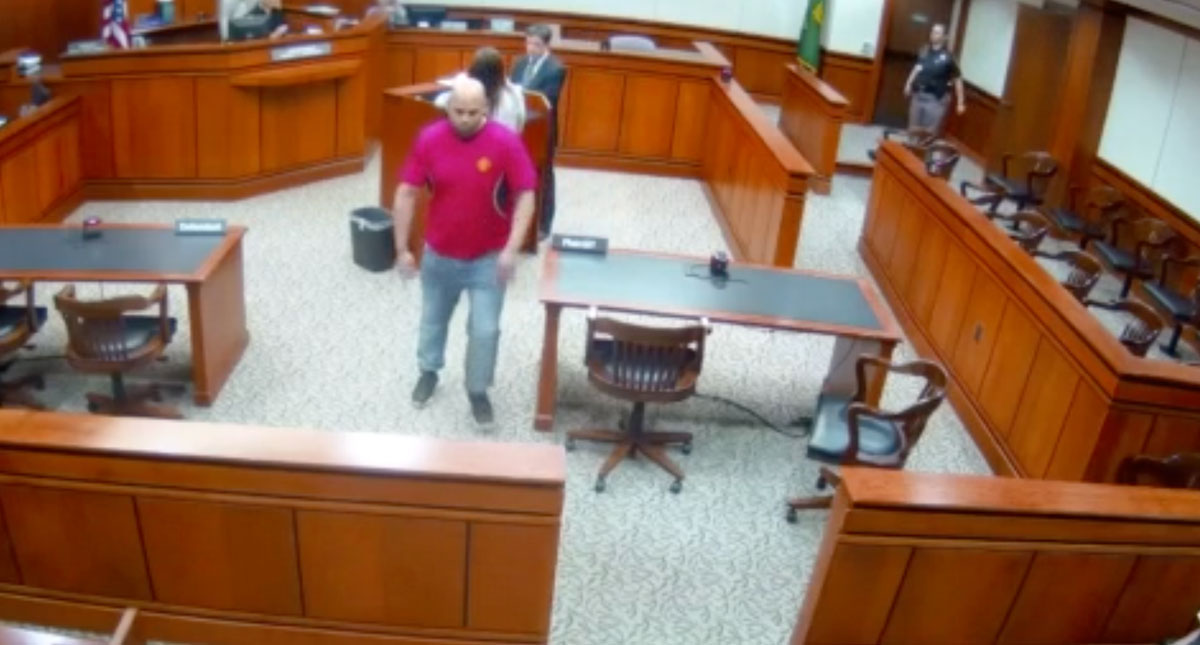 #Video Hombre huye de la corte luego de ser sentenciado en EE.UU.