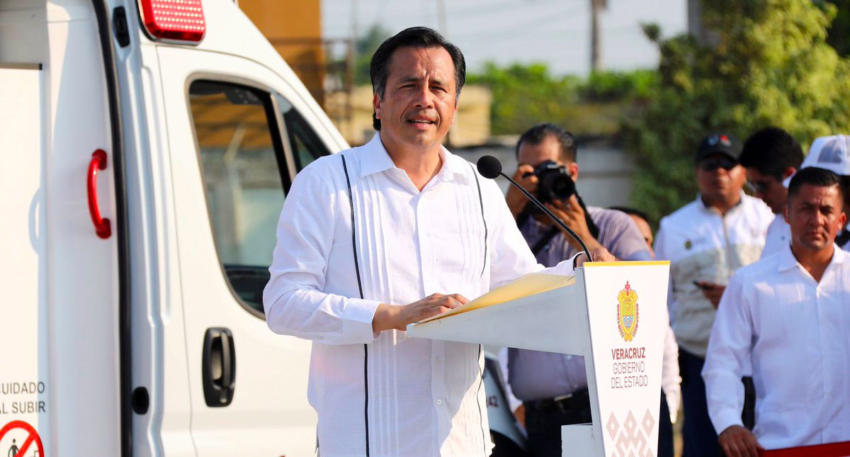 Gobernador de Veracruz exige investigar amenazas contra periodistas