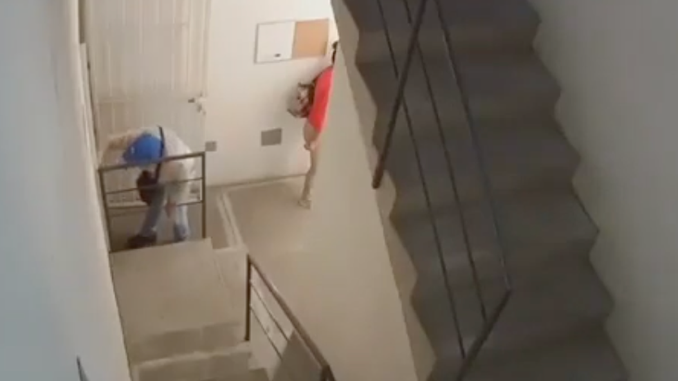 #Video Captan a delincuentes tratando de ingresar a departamento en la capital