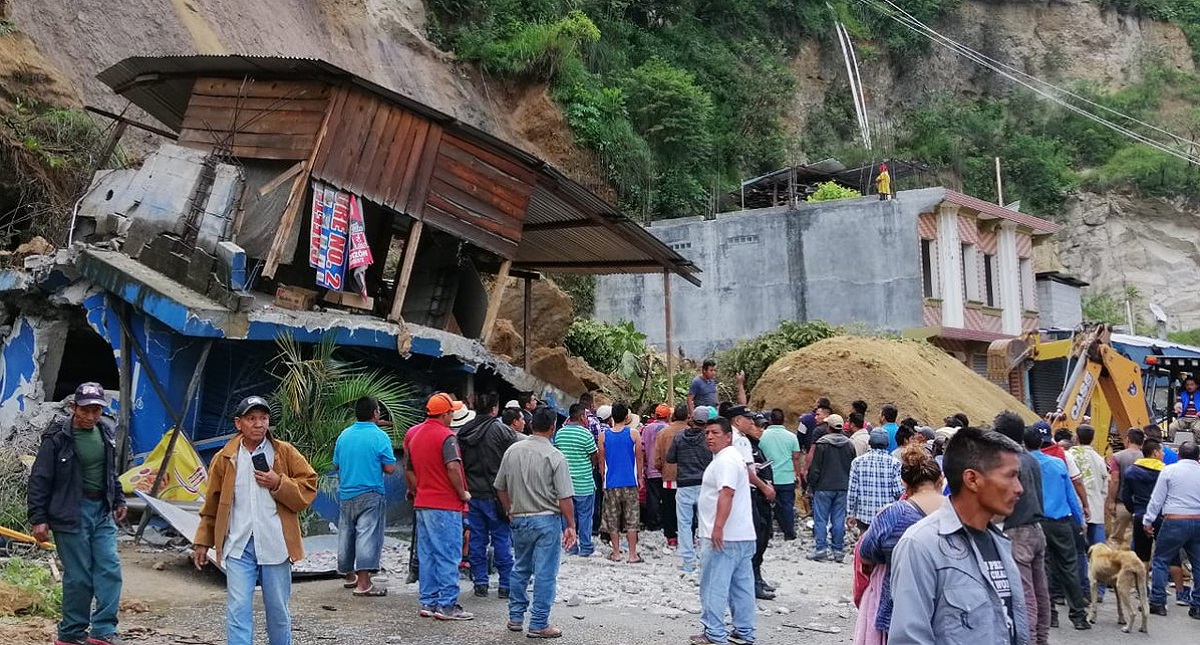 Derrumbe por lluvias mata a tres niñas en Guatemala