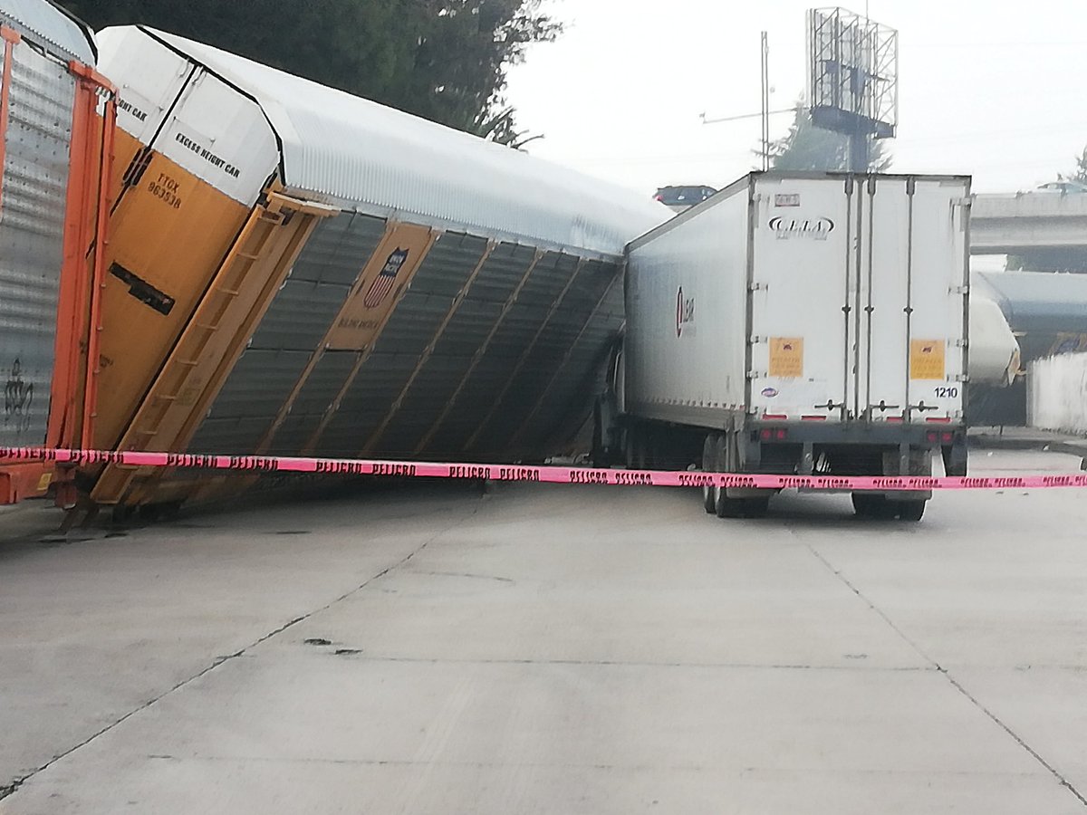 Descarrilan vagones del tren en Toluca - descarrilamiento-trailer-toluca
