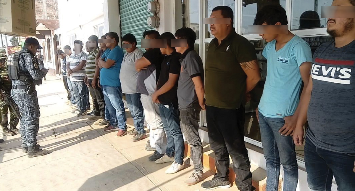 Detienen a 16 con arsenal en Puebla