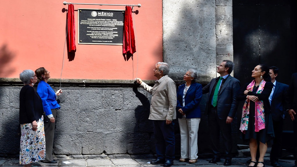 SNTE reconoce que libertad de expresión fortalece a la democracia - develacion-de-placa-en-conmemoracion-del-dia-de-la-libertad-de-expresion