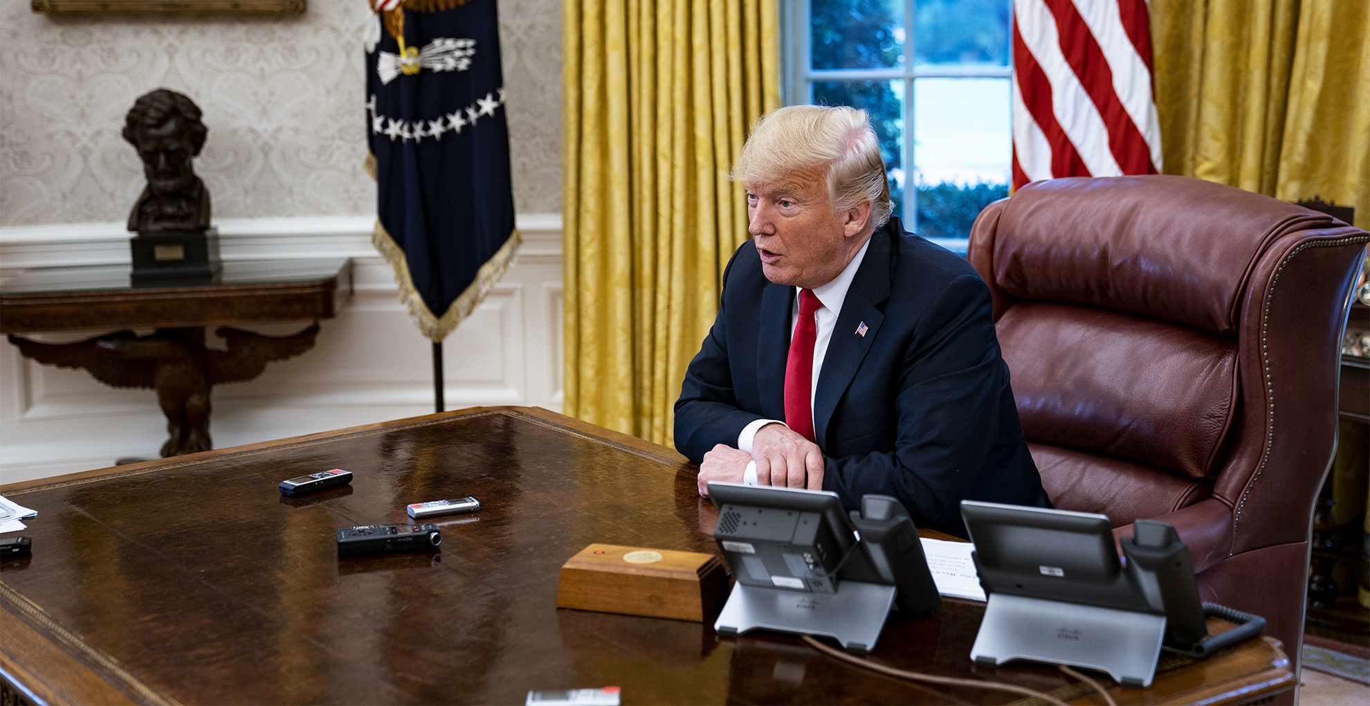 Trump firmará hoy declaración para imponer el lunes aranceles a México: jefe de gabinete de Mike Pence