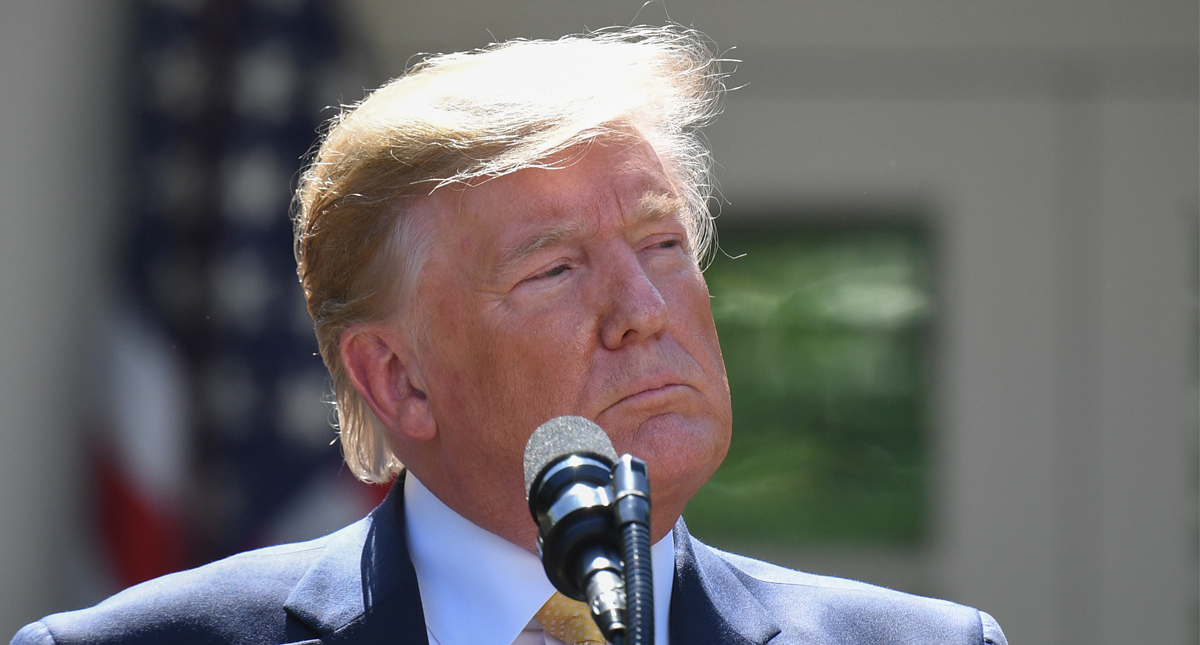 Trump anuncia salida de secretario de Defensa