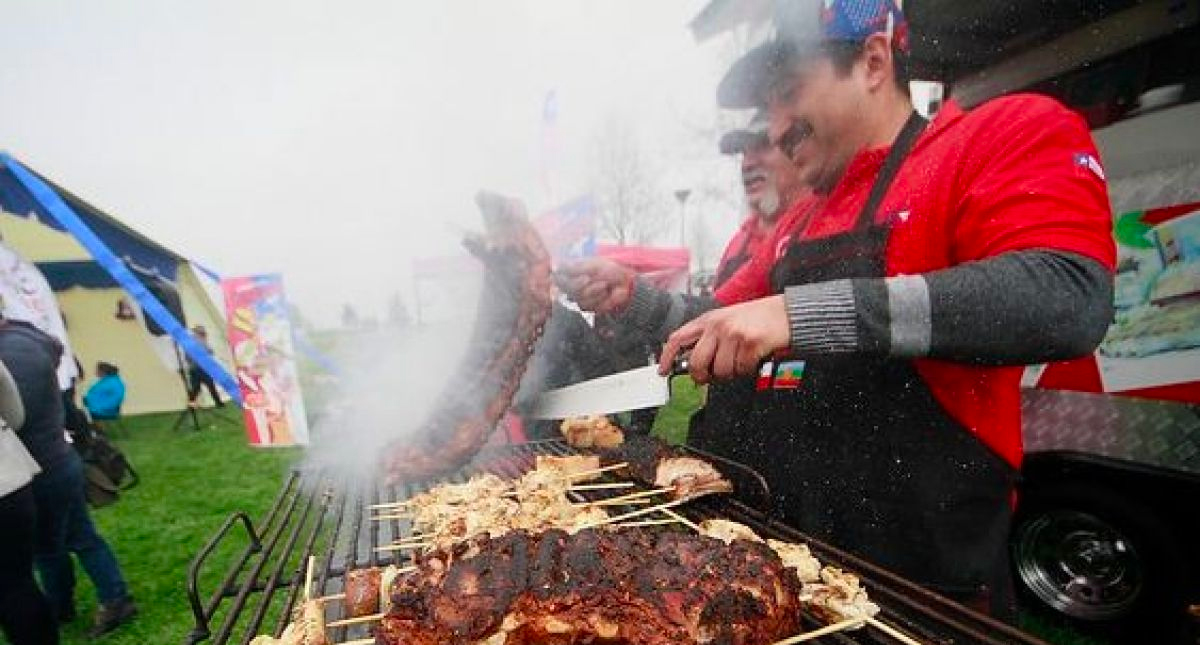 Piden a chilenos no hacer parrilladas por partido y evitar contaminación