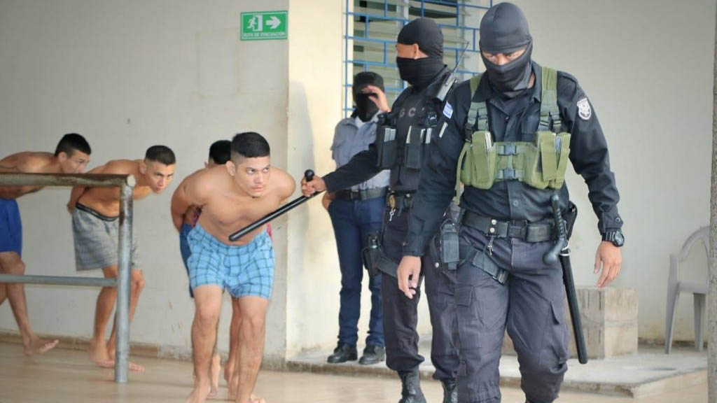 Emergencia en penales de El Salvador por amenazas de criminales
