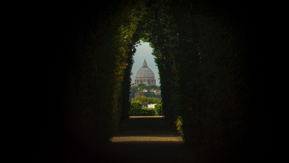 El Vaticano podría ordenar hombres casados y mujeres para la Amazonia