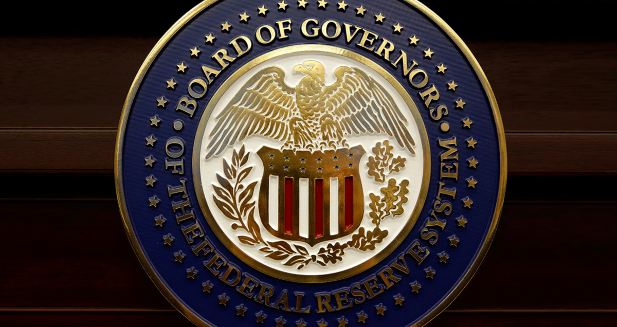 Fed mantiene tasa de interés de referencia