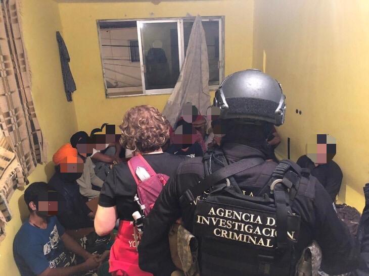 Rescatan a 24 migrantes procedentes de India en la Ciudad de México - fgr-migrantes-india-1