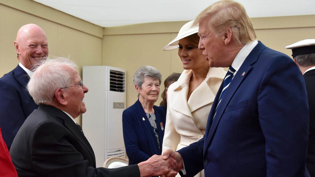 "Espero que vuelva a este país pronto": reina Isabel II a Trump - homenaje-dia-d-inglaterra-reino-unido-4