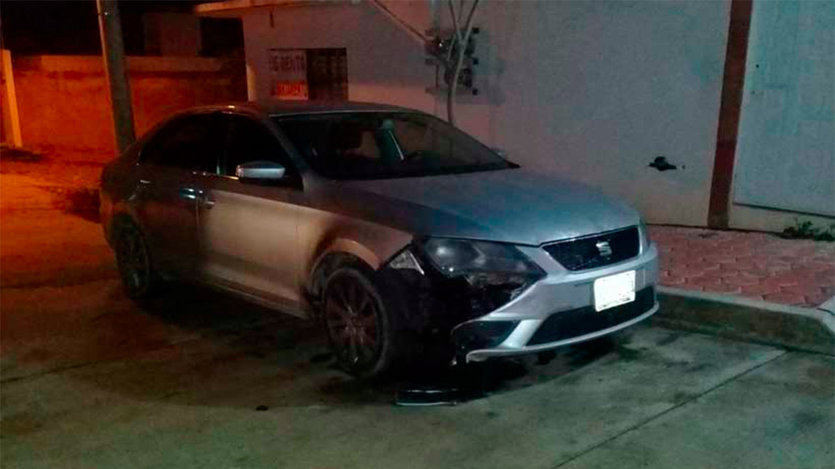 #Video Hombre incendia vehículo en Oaxaca