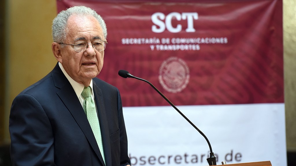 Rectifica Jiménez Espriú: sí está de acuerdo con AMLO sobre amparos contra Santa Lucía