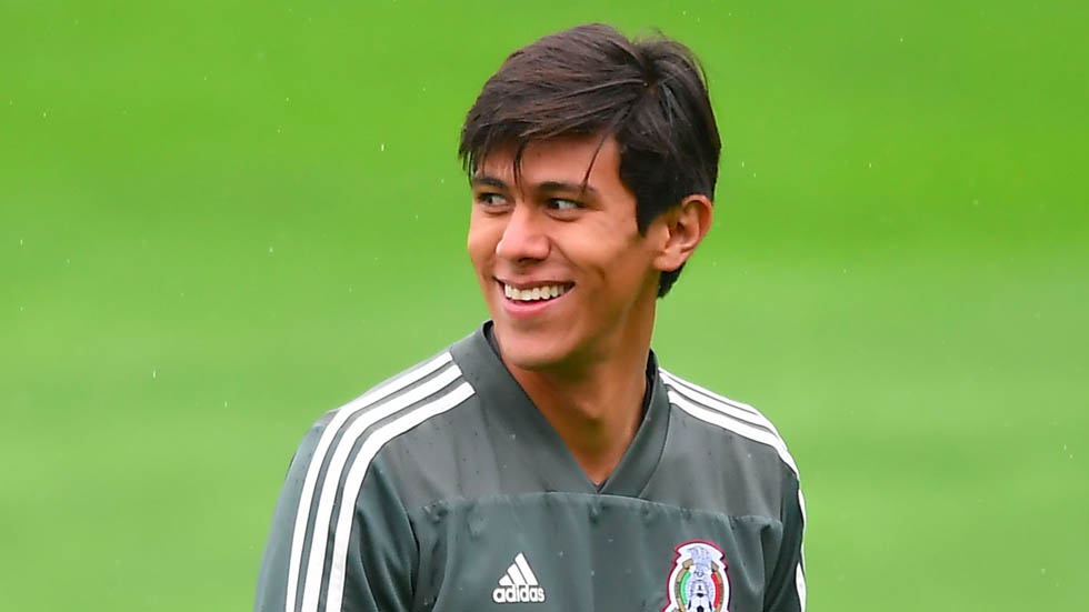 Macías vale 15 millones de dólares: Director deportivo de Chivas