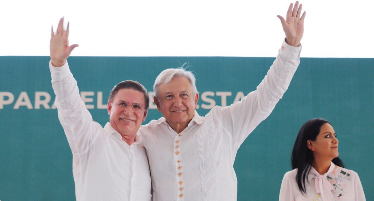 Gobernador de Durango responde a abucheos. Reitera que puede dar la cara a la ciudadanía