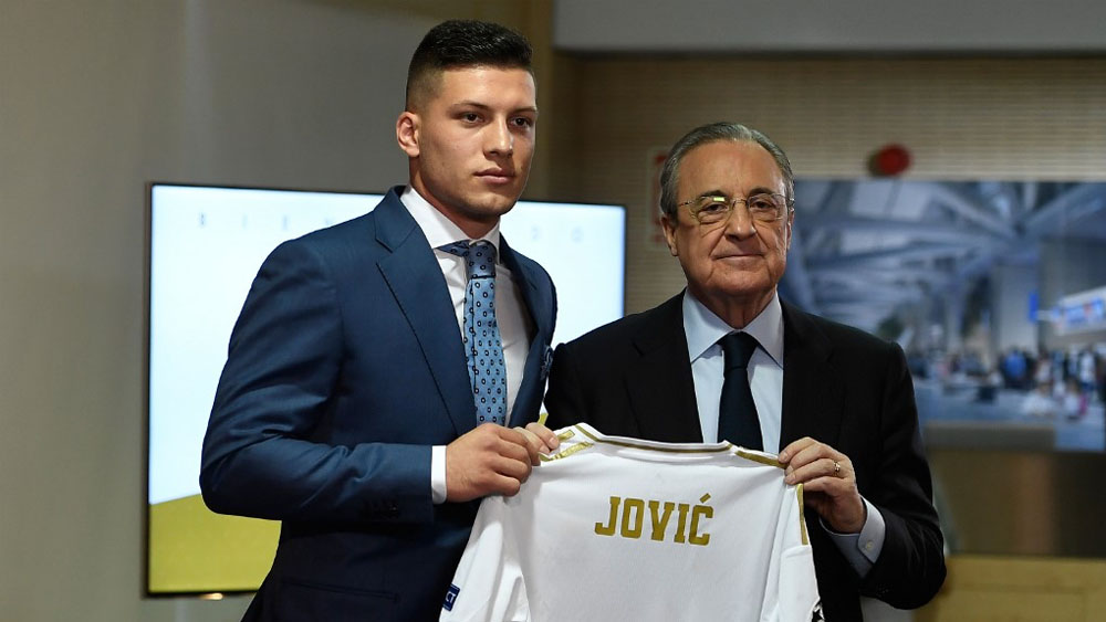 Real Madrid presenta a Luka Jović