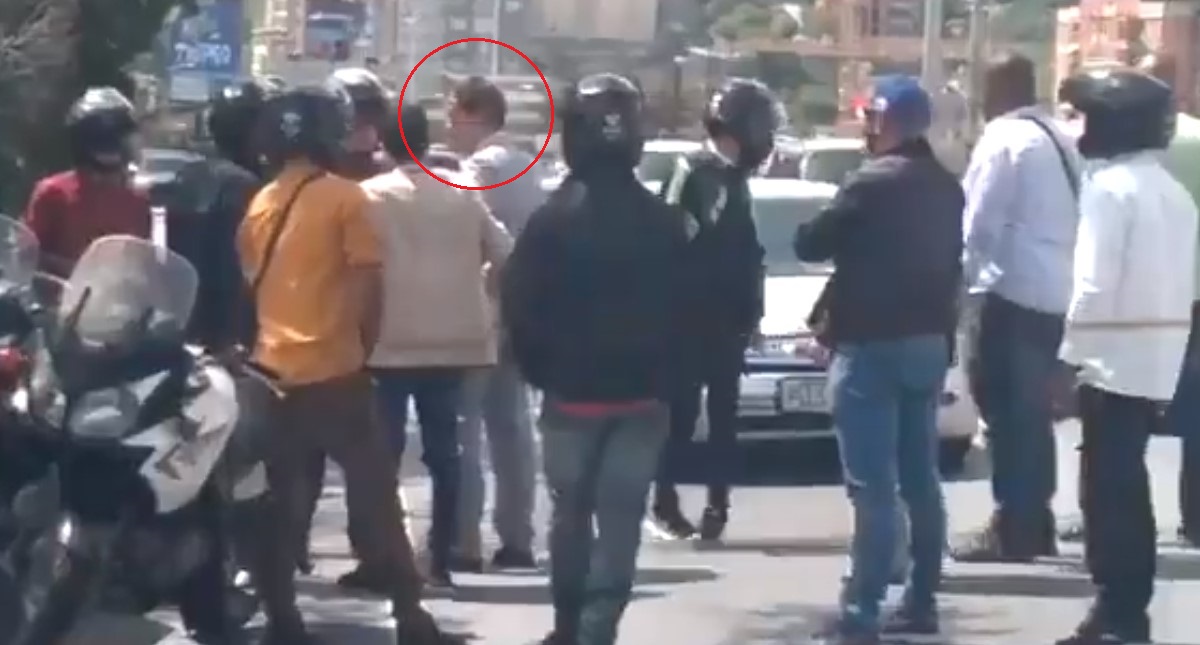 #Video Juan Guaidó frustra secuestro de su equipo