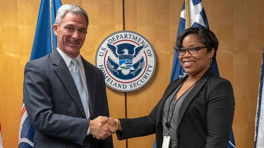 Trump designa a Ken Cuccinelli como director del servicio de migración