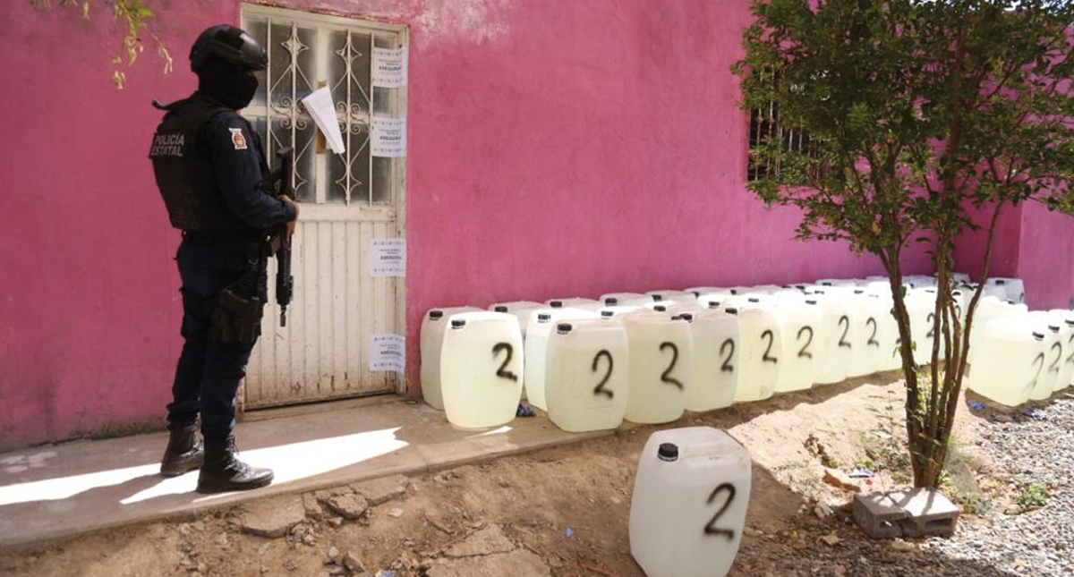 Descubren laboratorio de metanfetaminas en Sinaloa