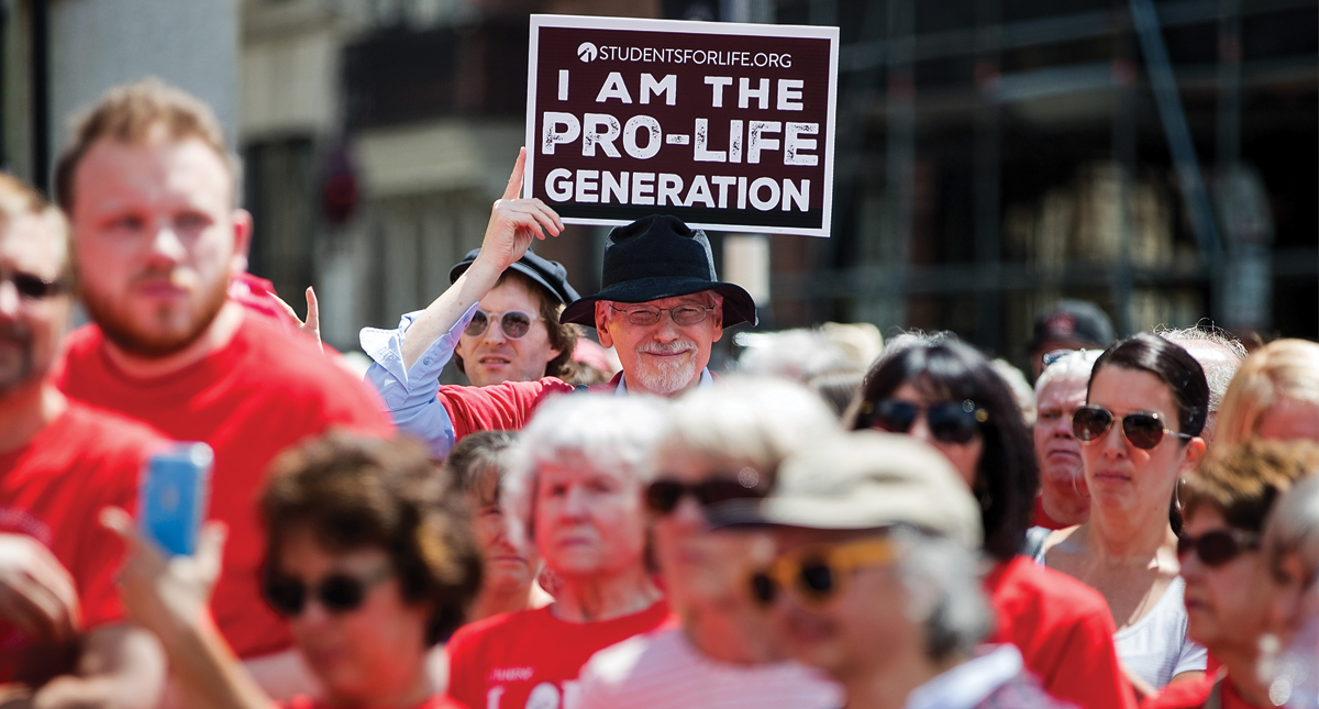 Avalan que gobierno de EE.UU. prohíba a clínicas informar sobre abortos