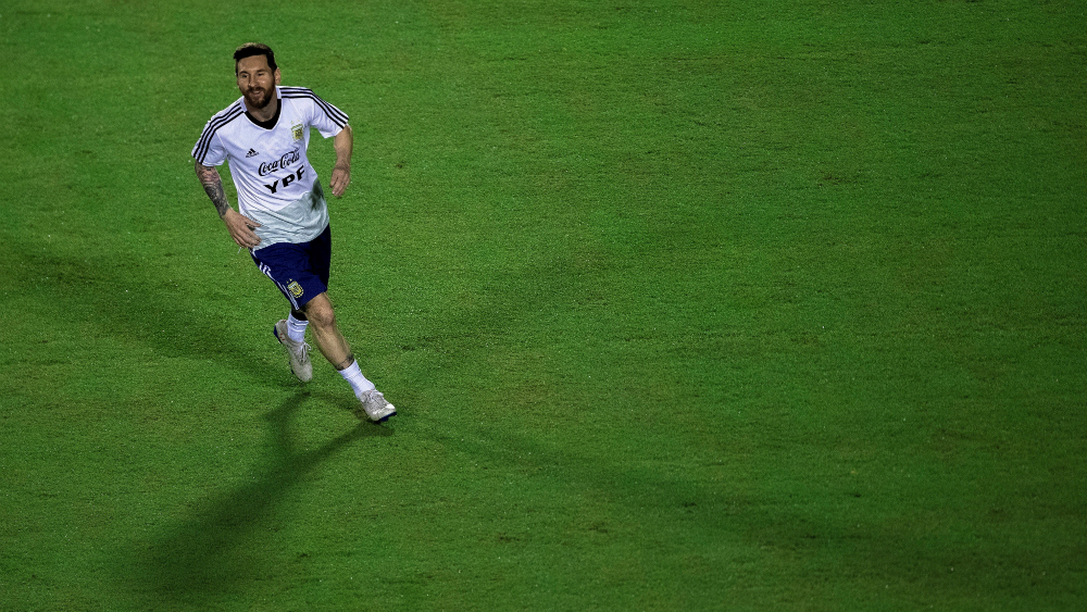 Messi es un líder y está guiando a un grupo muy joven: Pezzella Messi es un líder y está guiando a un grupo muy joven: Pezzella