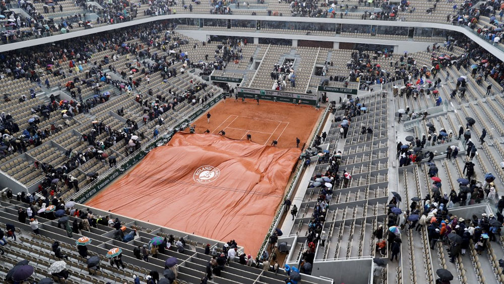 Lluvia vuelve a interrumpir semifinal Djokovic vs Thiem
