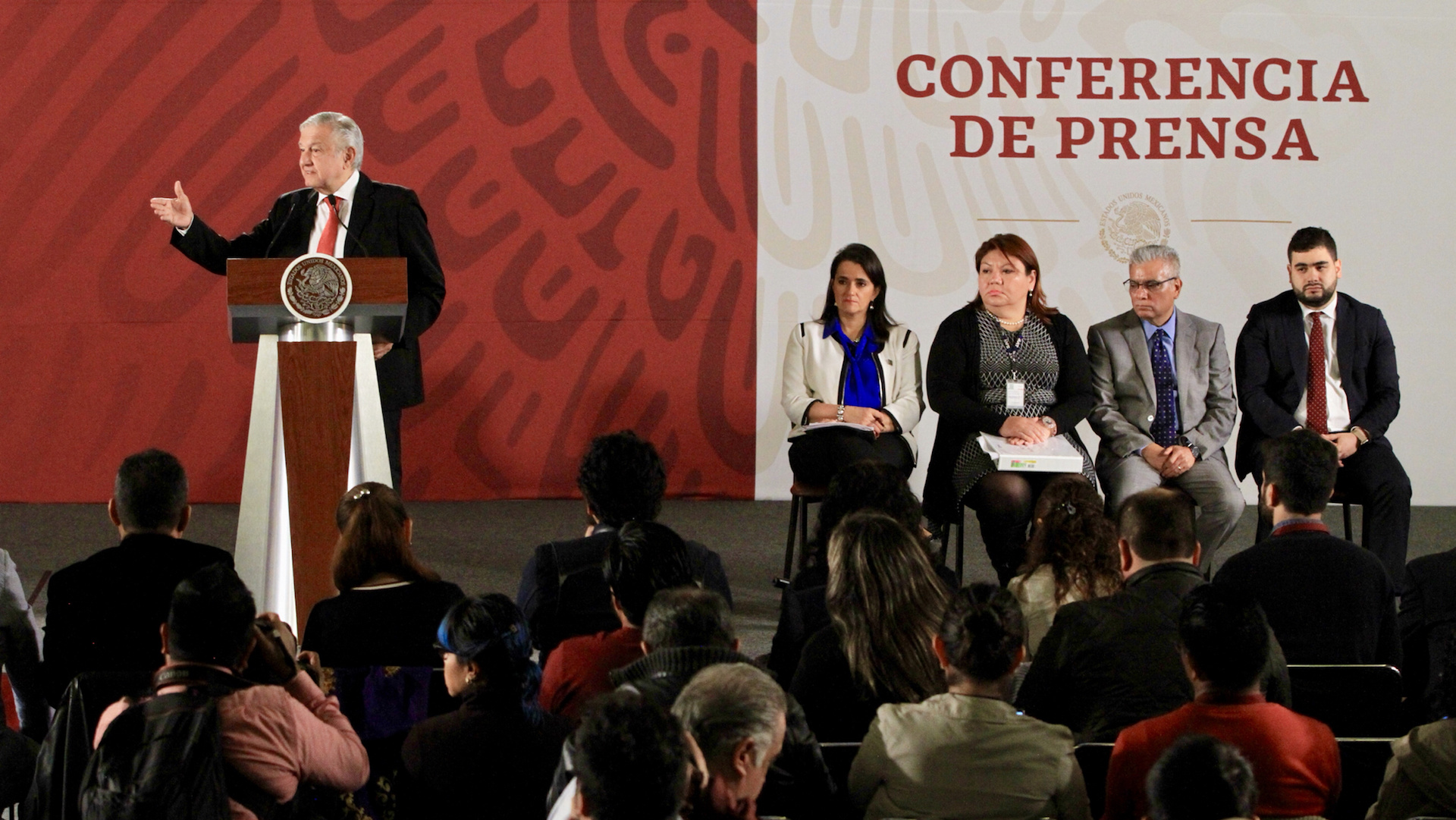 Más de 8 mil empresas hacen facturas falsas en México: SAT Más de 8 mil empresas hacen facturas falsas en México: SAT