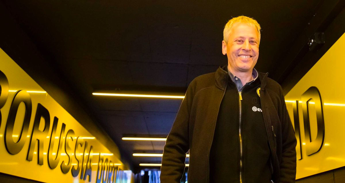 Favre extiende su contrato con el Borussia Dortmund