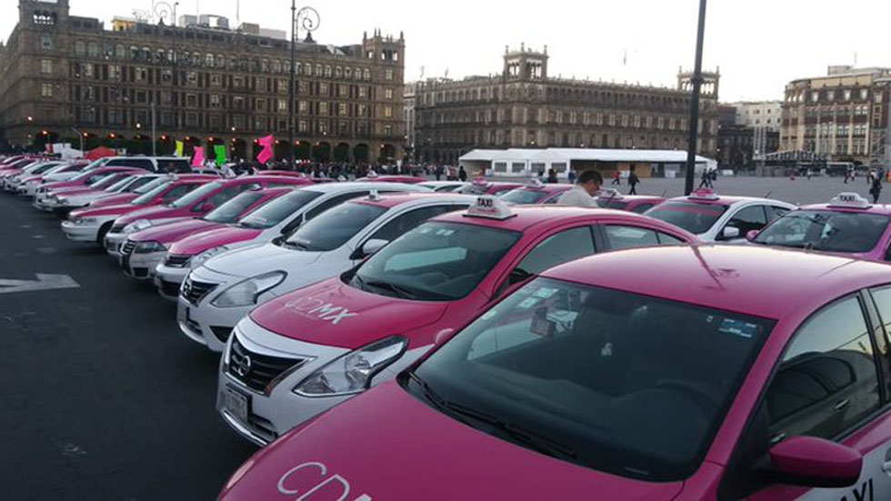 CDMX llama a taxistas a cambiar bloqueos por diálogo