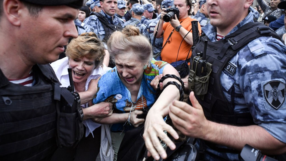 Más de 400 detenidos durante manifestación en Moscú