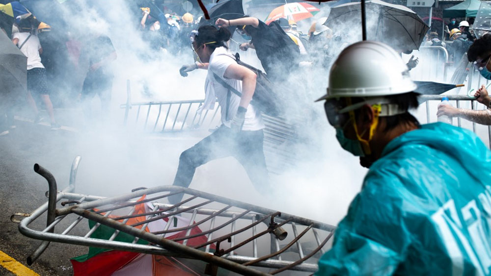 Enfrentamientos durante protesta contra ley de extradición en Hong Kong