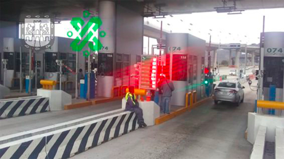 Manifestantes liberan la caseta de la autopista México-Cuernavaca