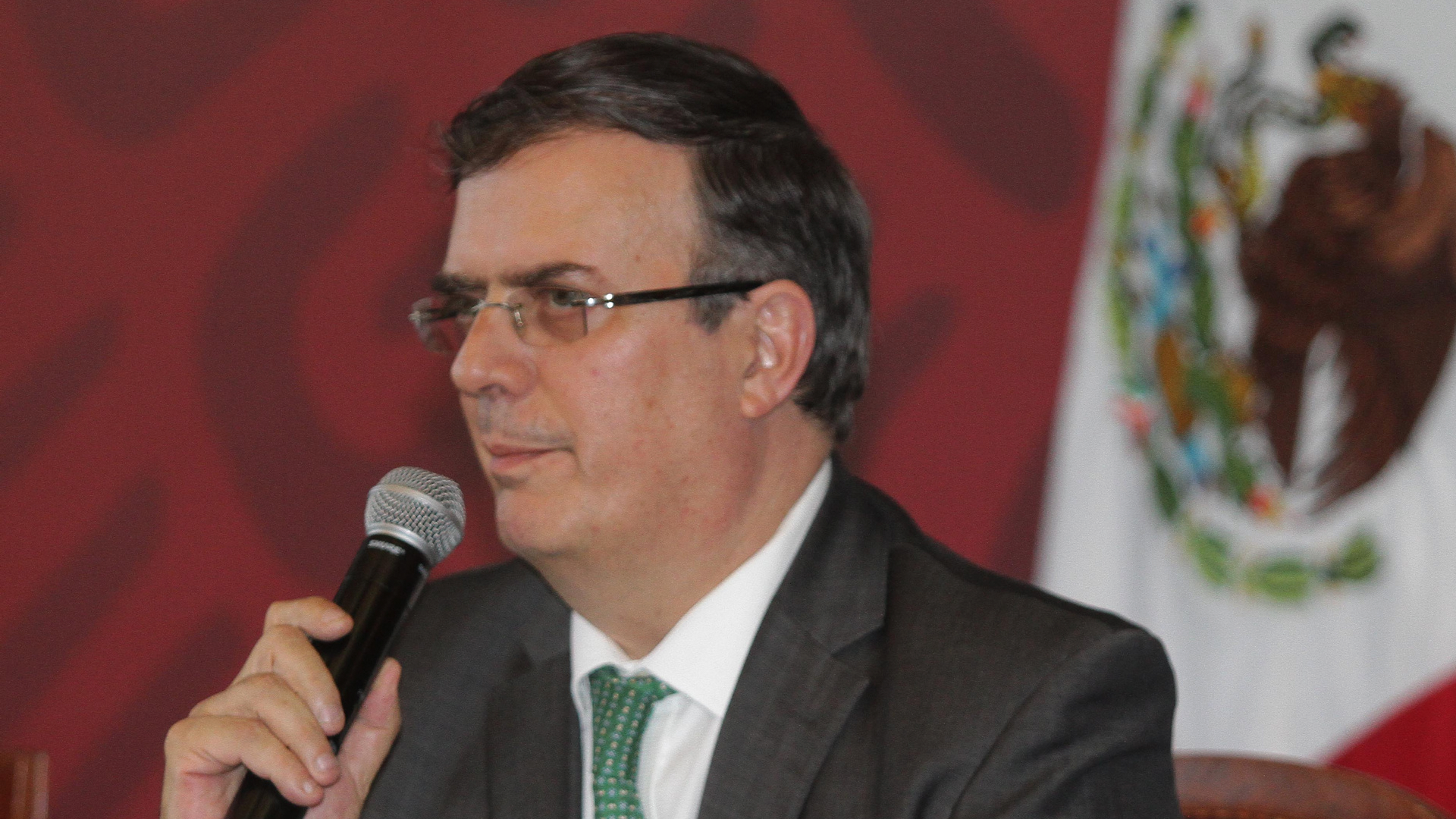 Senado cita a Ebrard a comparecer por acuerdo migratorio con EE.UU.