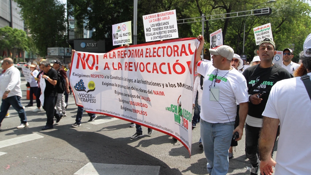 Se manifiestan contra políticas del Gobierno Federal - marcha-contra-amlo-2