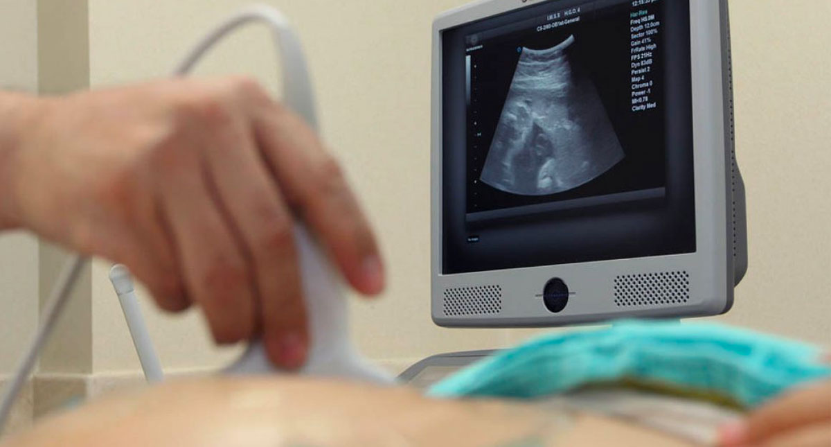 Detienen a dos médicos que intervinieron mal a embarazada hace 9 años