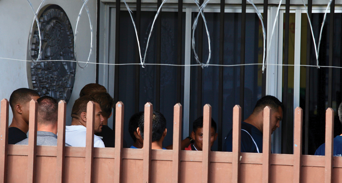 Migrantes escapan de refugio en Tabasco