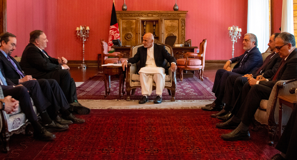 Pompeo llega por sorpresa a Afganistán para reunirse con Ashraf Ghani