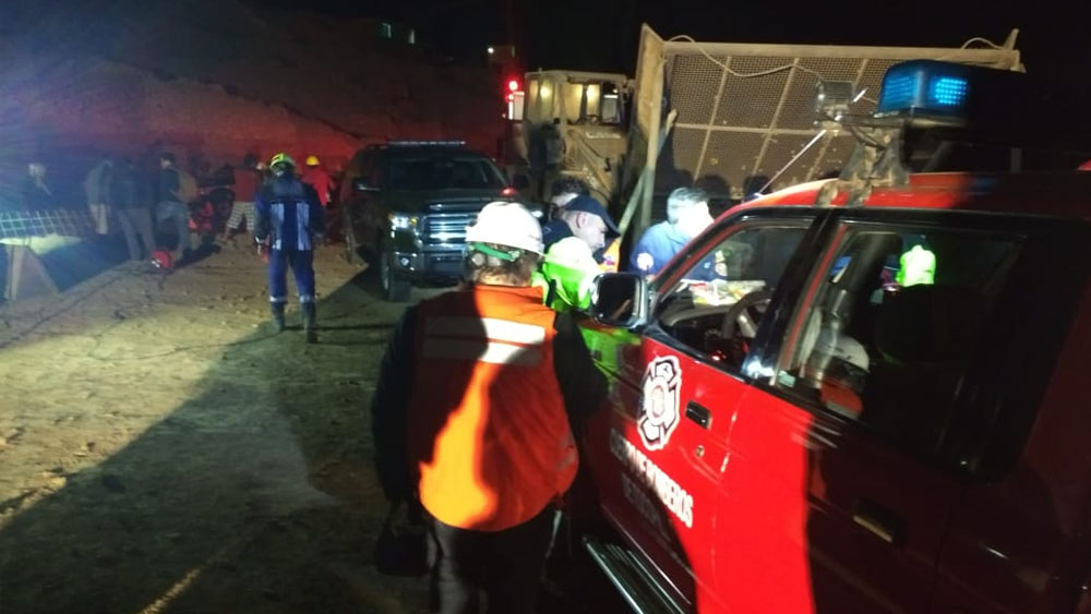 Rescatan a obrero en mina de Chile