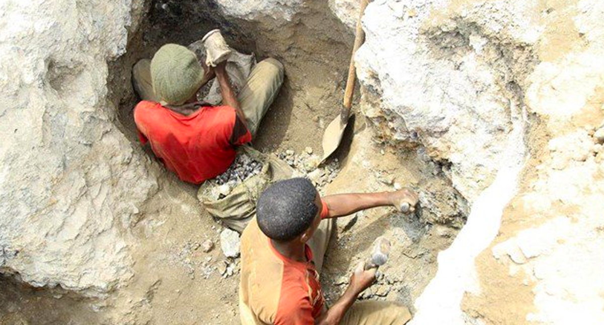 Mueren al menos 36 mineros en derrumbe en el Congo