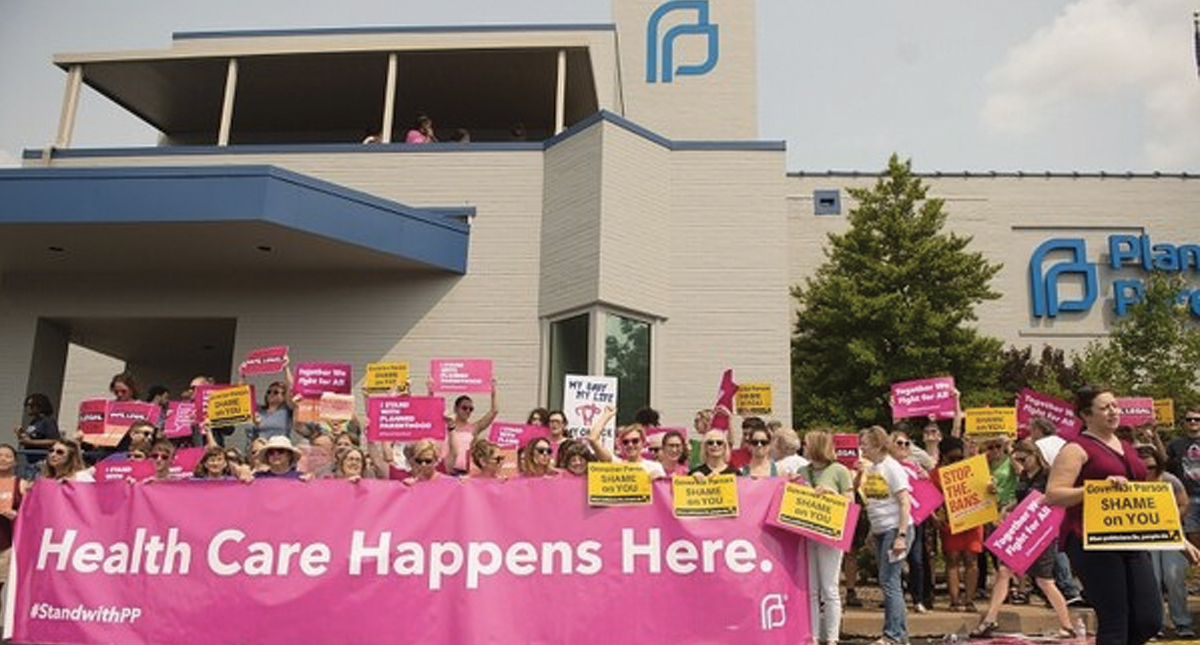 La única clínica de abortos de Misuri permanecerá abierta hasta agosto