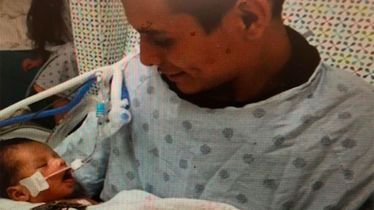 Muere el bebé arrancado del viente de joven asesinada en Chicago