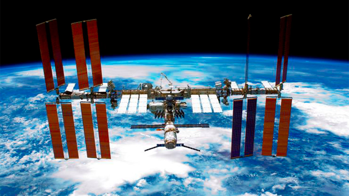 NASA permitirá turistas en la EEI a partir de 2020