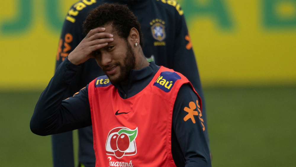 Exabogado de mujer que acusa a Neymar niega “extorsión” y denuncia “complot”