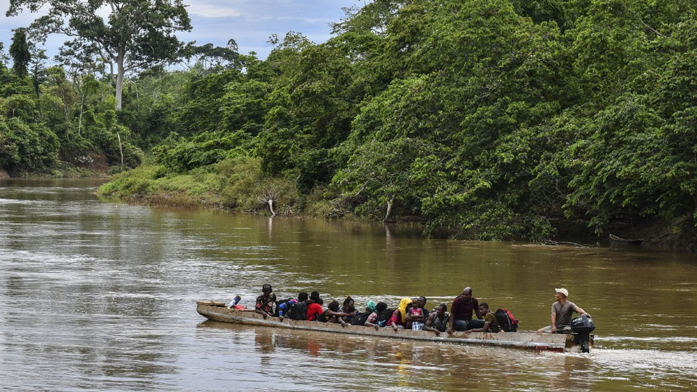 Aumenta cifra de niños migrantes que cruzan selva panameña rumbo a EE.UU.