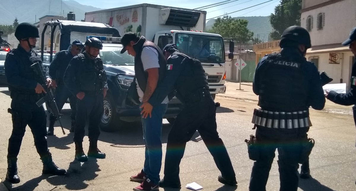 Enfrentamiento armado entre transportistas deja dos muertos en Oaxaca