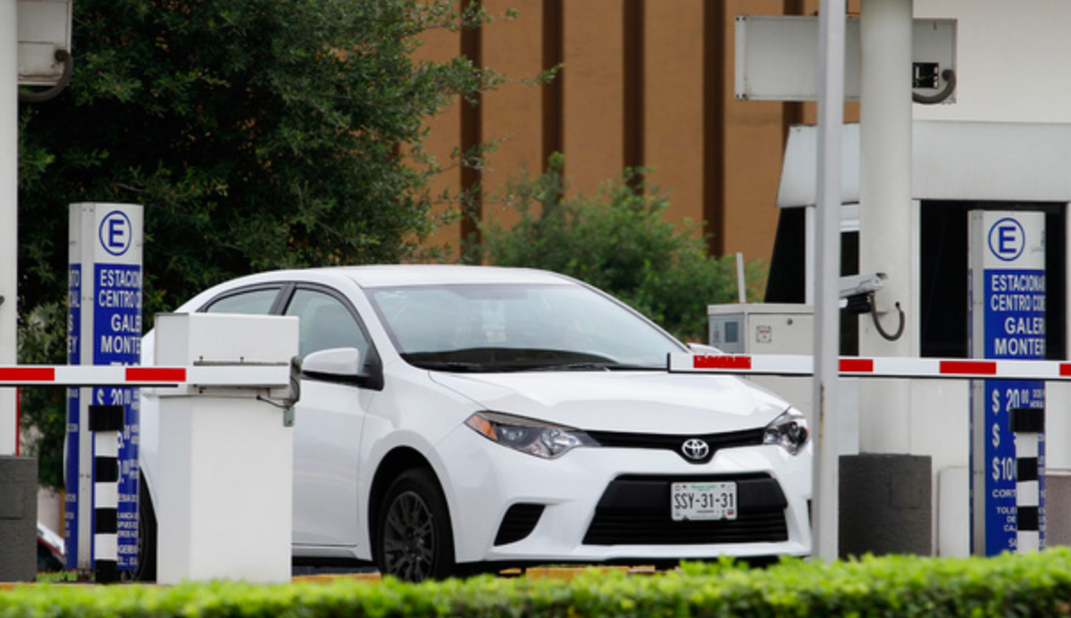 Desarrolladores se oponen a estacionamientos gratis