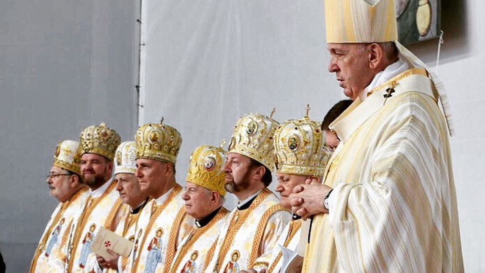 Papa pide perdón a gitanos por discriminaciones de la Iglesia